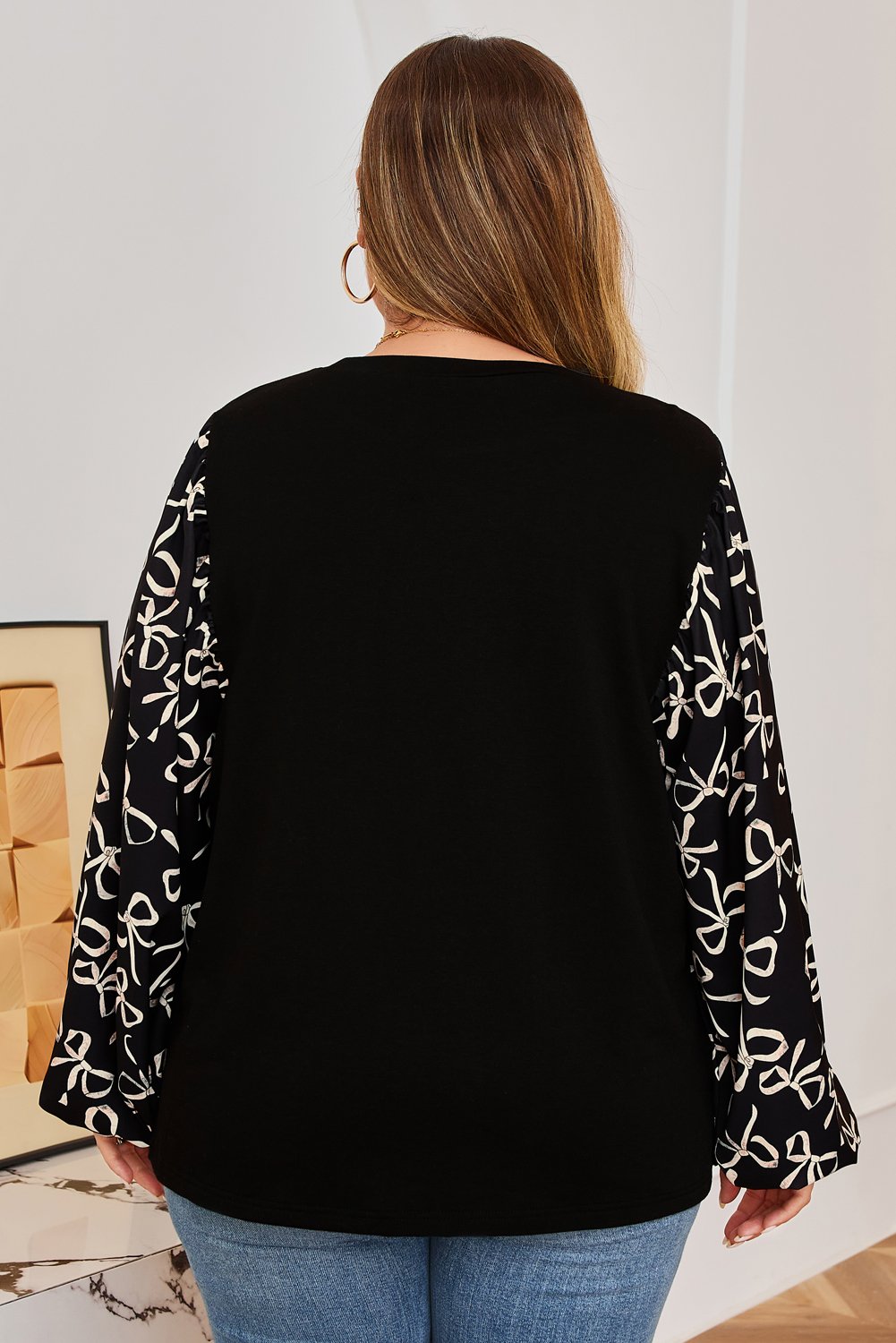 Black Bow Knot Patchwork Crewneck plus chemisier de taille – Image 2