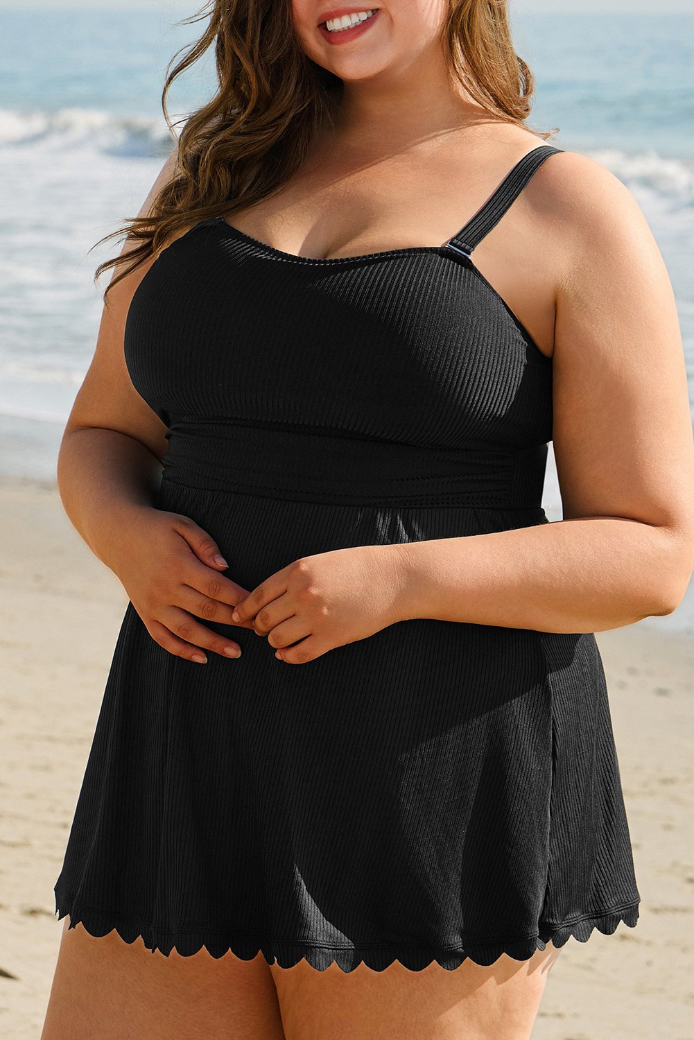 Black Plus Size Textured Scalloped Trim Swim Robe avec culotte – Image 8
