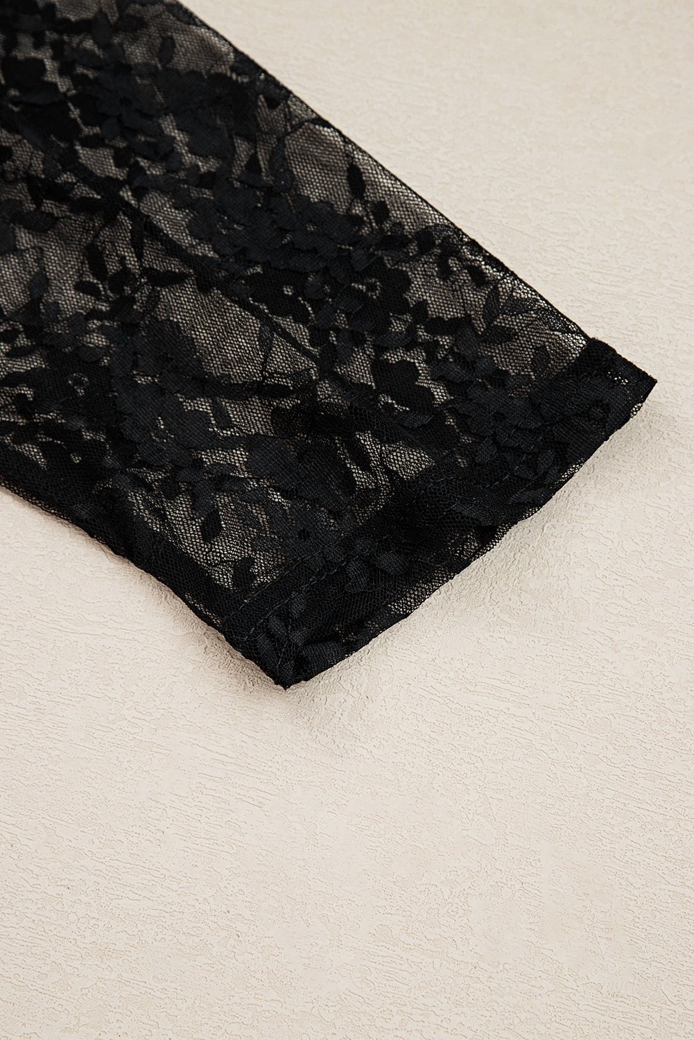 Black Plus Size dentelle patchwork asymétrique coupé transparent à manches longues – Image 5